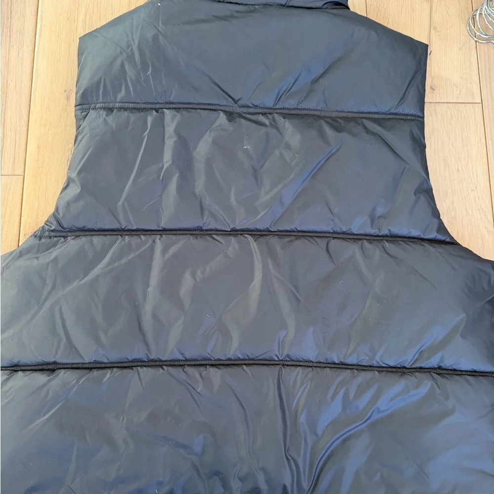 *NWT* American Eagle AE Puffer Vest - Picture 5 of 7